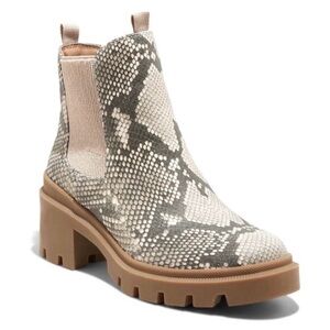 Universal Thread snake skin boots